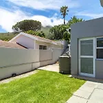 Studio Garden Cottage, Camps Bay